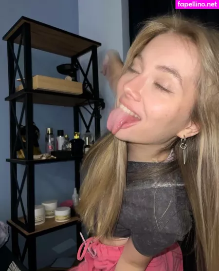 Alyona Bobrova OnlyFans Thumbnail #pTCtHTKlQj