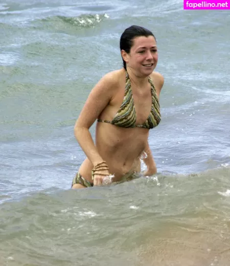 Alyson Hannigan OnlyFans Thumbnail #4T7KTkD4yt