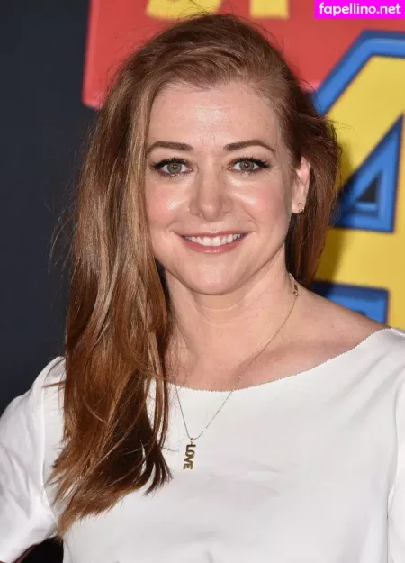 Alyson Hannigan OnlyFans Thumbnail #CDvFzEpmI5