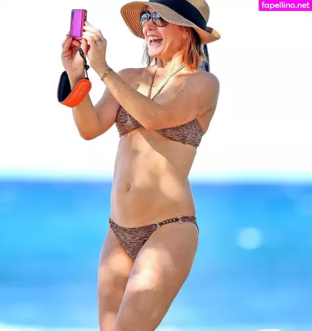 Alyson Hannigan OnlyFans Thumbnail #J35dpJnMDA