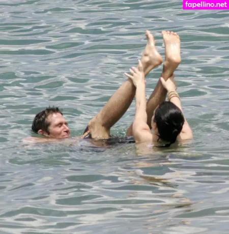 Alyson Hannigan OnlyFans Thumbnail #pYdtxwFad7