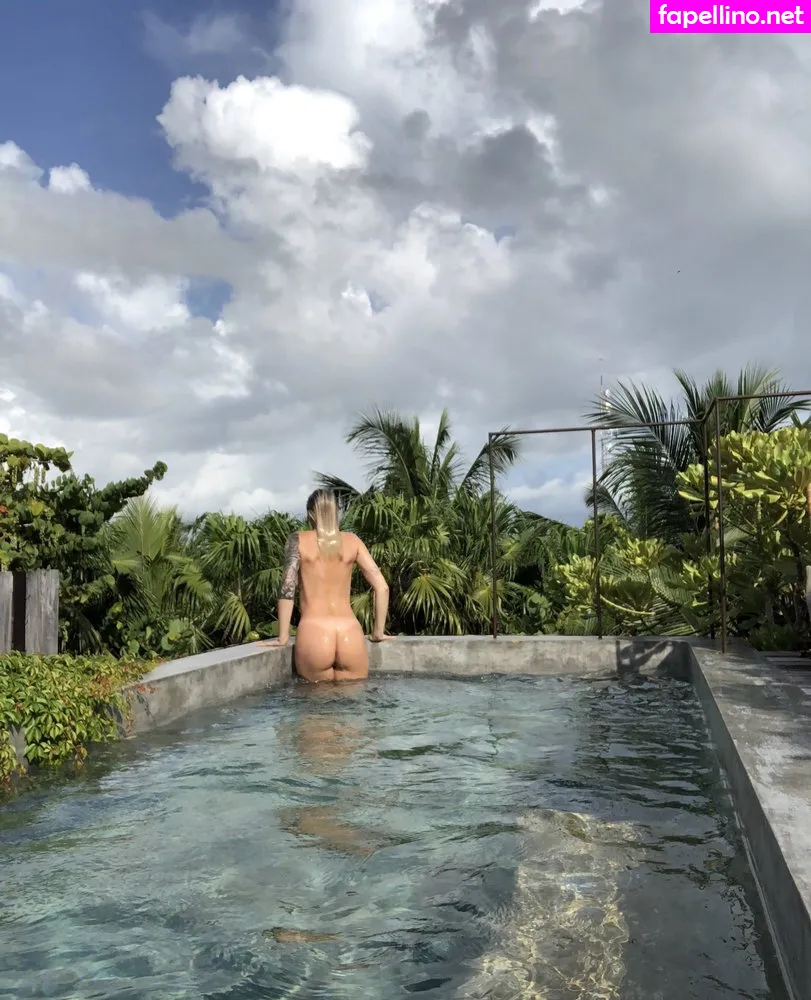 alyssabarbara, alyssabarbaraxo Nude Leaked OnlyFans Photo #2N7HPLspiK