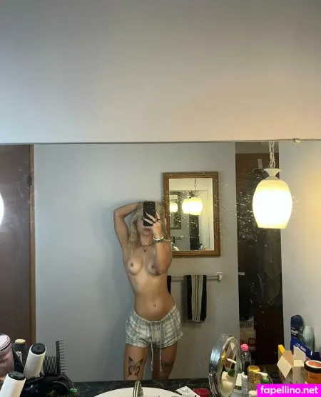 Alyssa Leonard OnlyFans Thumbnail #R8QQZpMYm3