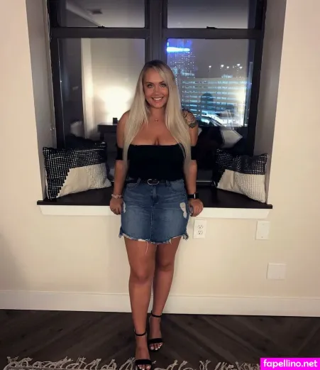 Alyssa Taylor 1 OnlyFans Thumbnail #A04OkUxtBf