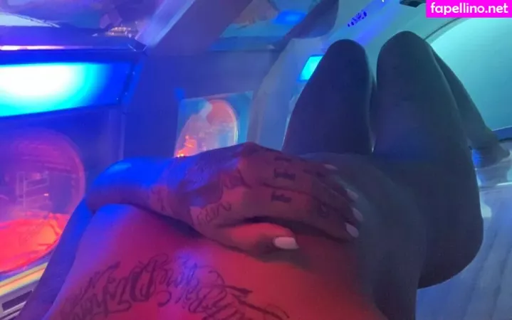 Alyssadoesntboost OnlyFans Thumbnail #IIQ3TD3dQA