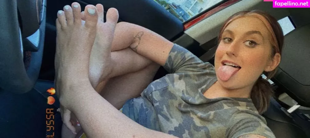 Alyssasantora OnlyFans Thumbnail #qYX5vq9bXx