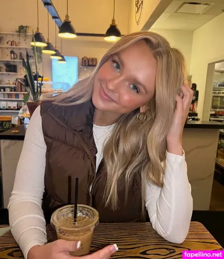 Alysse Wallaker OnlyFans Thumbnail #desU4M2qq5