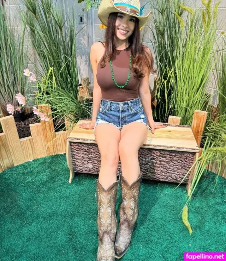 Alyza Alanis Main Profile Photo