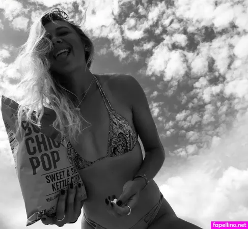 Amanda Anisimova OnlyFans Thumbnail #OMbOJsthld