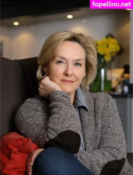 Amanda Burton OnlyFans Thumbnail #MgcTmxntEs