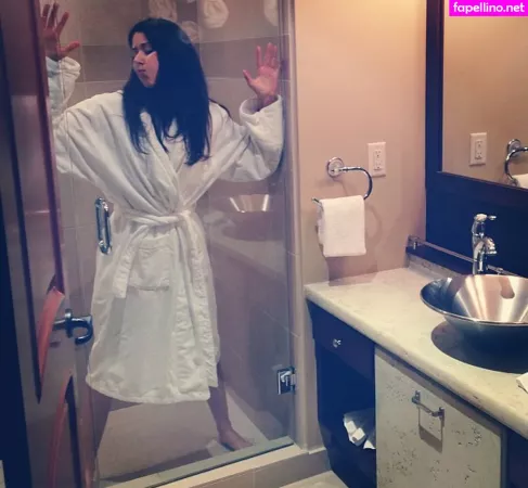 Amanda Crew OnlyFans Thumbnail #NabRfPaWa3