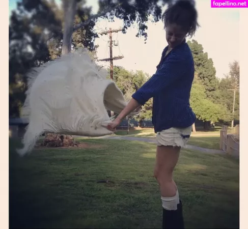 Amanda Crew OnlyFans Thumbnail #e7jweYOfXT