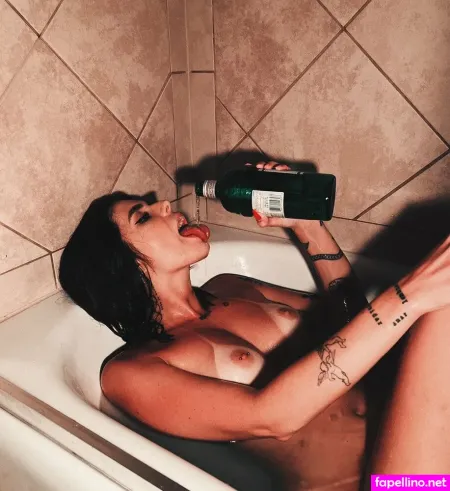 Amanda Kuhl OnlyFans Thumbnail #LV3GFIedHX