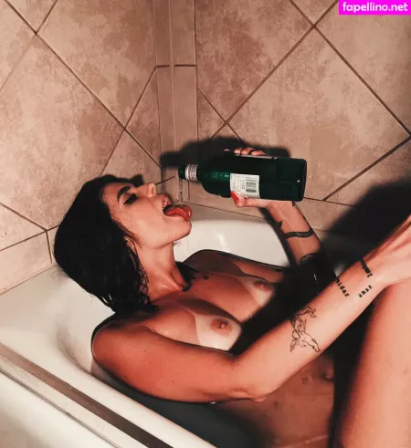 Amanda Kuhl OnlyFans Thumbnail #WfMN4kXMaN