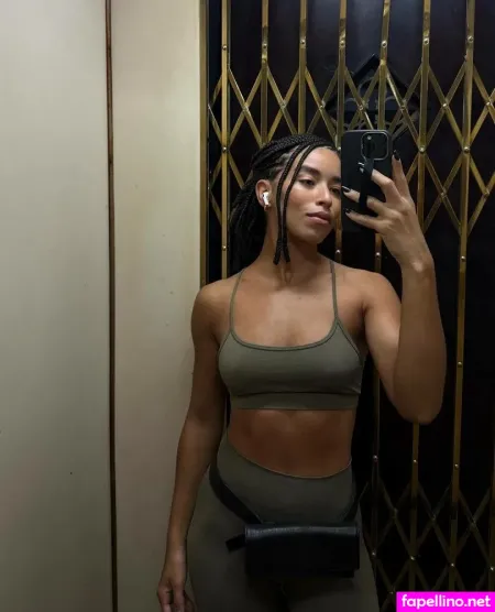 Amanda Mendes OnlyFans Thumbnail #ApewYNAQlC
