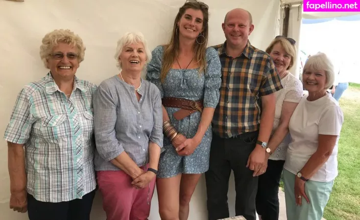 Amanda Owen OnlyFans Thumbnail #3FwHYIs2Az