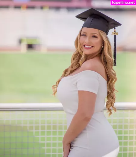 Amanda R OnlyFans Thumbnail #o92i4TTG4B