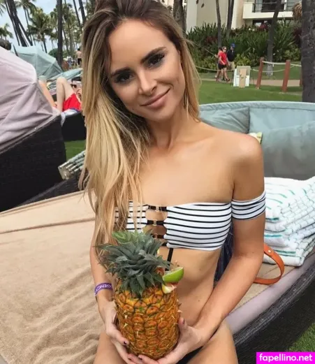 Amanda Stanton OnlyFans Thumbnail #l8vJiC3doy