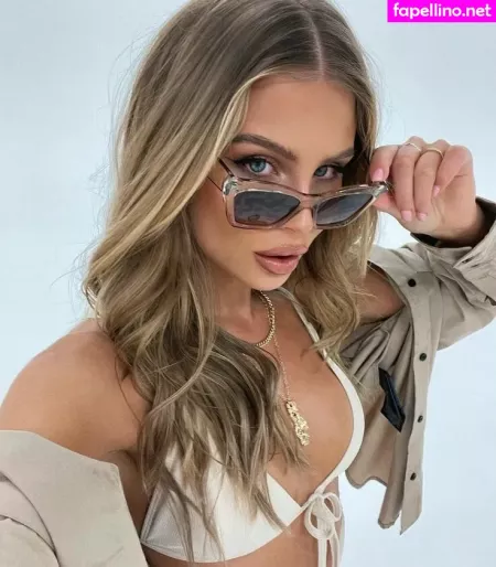 Amanda Strand OnlyFans Thumbnail #B8GqFfkCM3