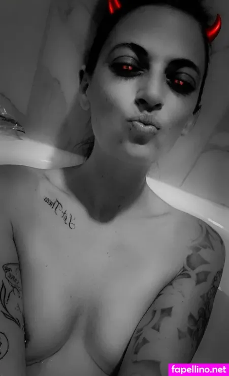 Amaryllis22 OnlyFans Thumbnail #xQBSn57lDU