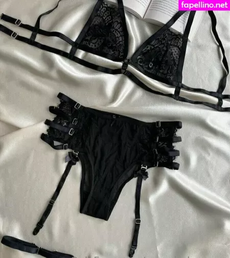 Amaviudanegra OnlyFans Thumbnail #OvS73LMxEG