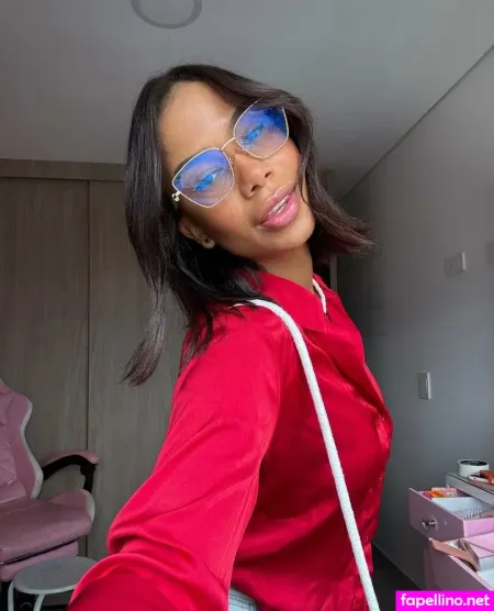 Ambarxreyes OnlyFans Thumbnail #STlTClaXCk