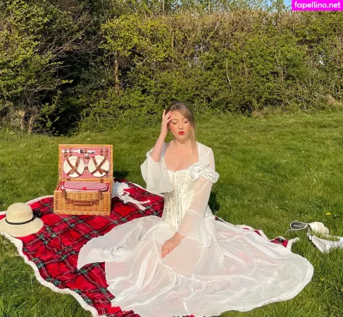 Amber Farndon OnlyFans Thumbnail #WFxyftmrSk