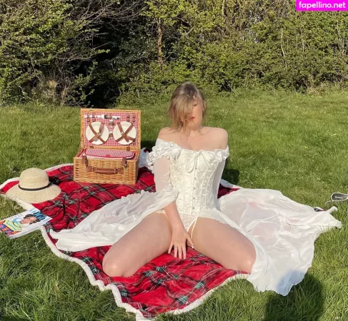 Amber Farndon OnlyFans Thumbnail #YS8NfeI8SV