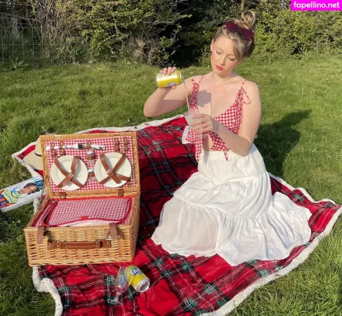 Amber Farndon OnlyFans Thumbnail #ajUKfpoZK4