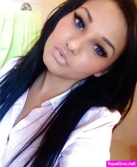 Amber Lynne Main Profile Photo