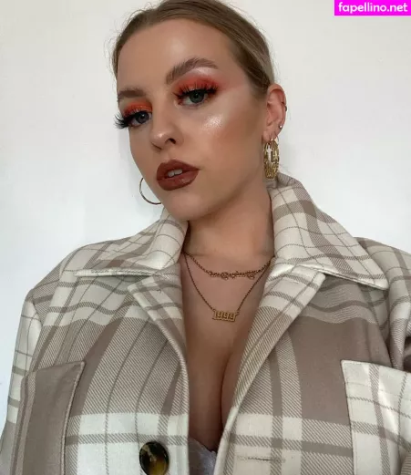 Amber R Brightman OnlyFans Thumbnail #lqAaaRinOb