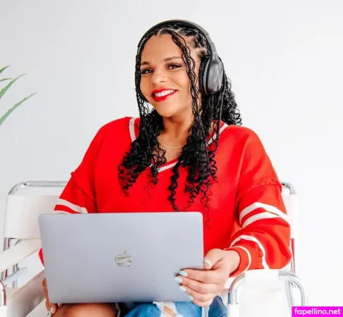 Amber Reacts OnlyFans Thumbnail #081Zaflg46