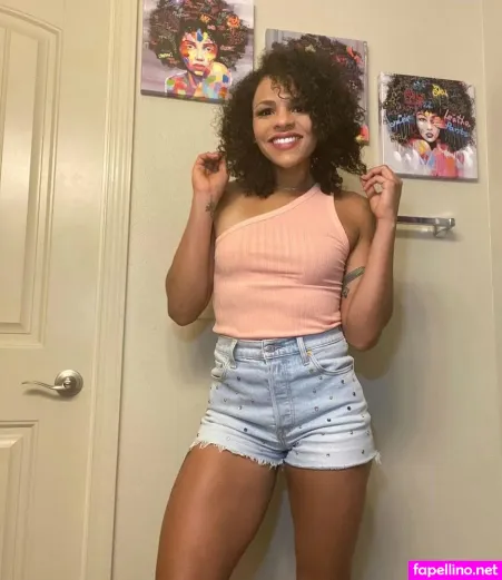 Amber Reacts OnlyFans Thumbnail #Y7Vt6c8SNe