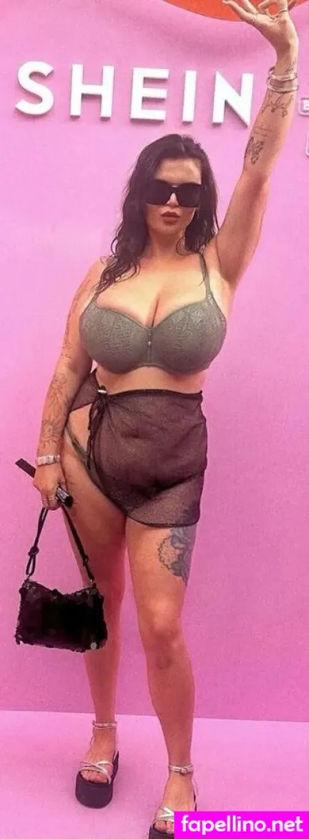 Amber1997xx OnlyFans Thumbnail #7ra2W96609