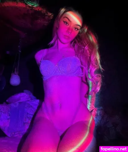 Ambergracewilksch OnlyFans Thumbnail #ncGpyX94cK