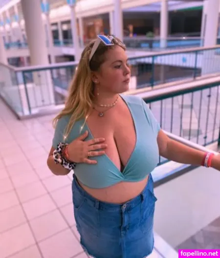 Amberly OnlyFans Thumbnail #2cXjrBA8h0