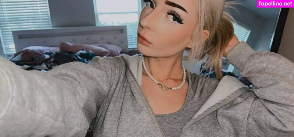 Ambermooody 1 OnlyFans Thumbnail #AjmkEbl7Qt