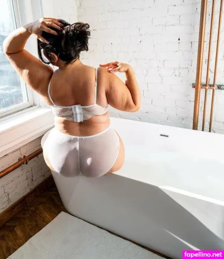 Ambernovafree 8 OnlyFans Thumbnail #1HeWWAdUoI