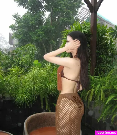 Amberrllo 1 OnlyFans Thumbnail #V5S5wlwUL4