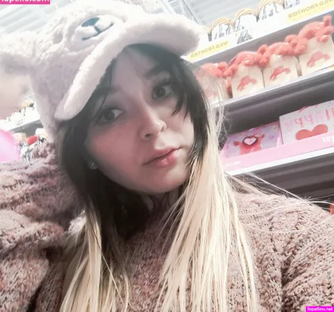 Ambr Mae OnlyFans Thumbnail #KcQa3oeLdG