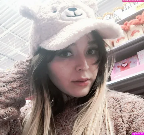 Ambr Mae OnlyFans Thumbnail #M4lpl6992h