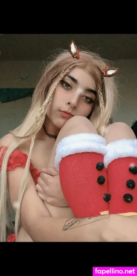 Ambrossiia OnlyFans Thumbnail #9JFlZT2YWE