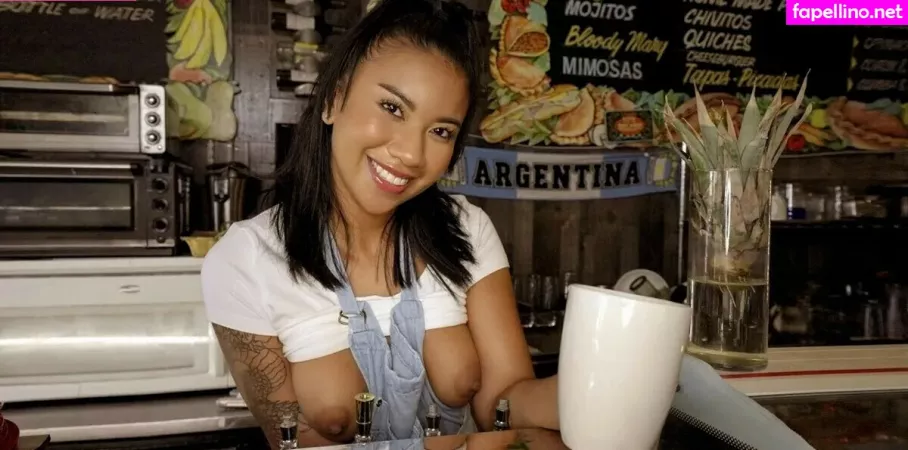Ameena Green OnlyFans Thumbnail #0AokYKuOXy