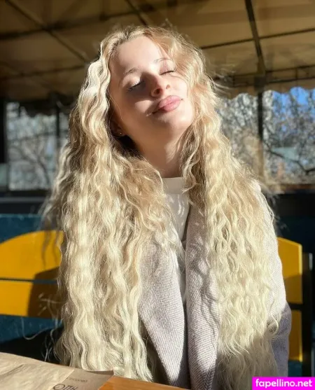 Amel Lia OnlyFans Thumbnail #oMJwnddQAk