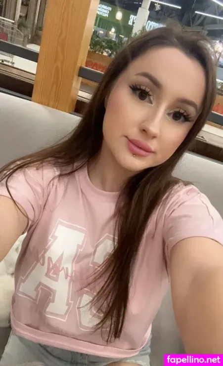 Ameli Kanari OnlyFans Thumbnail #0zGWrxYtnd