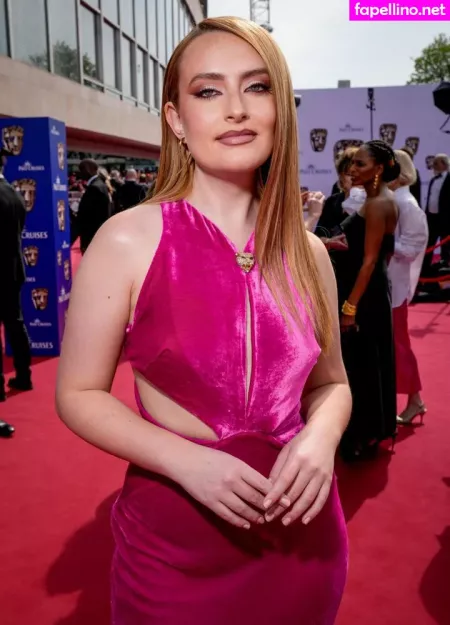 Amelia Dimoldenberg OnlyFans Thumbnail #94NKSL47wA