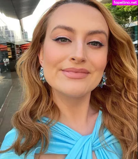 Amelia Dimoldenberg OnlyFans Thumbnail #D27Hrxb0Cy