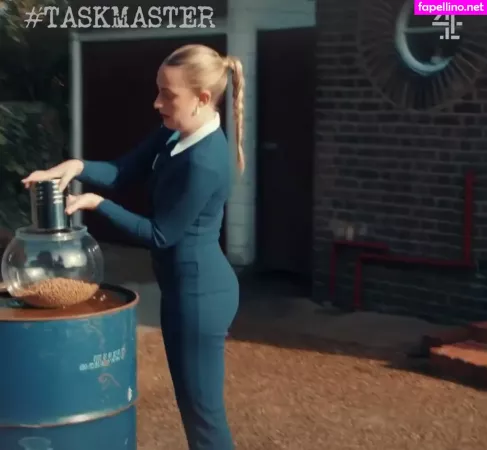 Amelia Dimoldenberg OnlyFans Thumbnail #UInFWfrD2Y