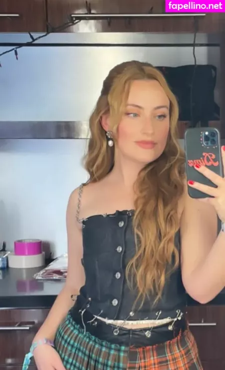 Amelia Dimoldenberg OnlyFans Thumbnail #VL75EfqQ9V