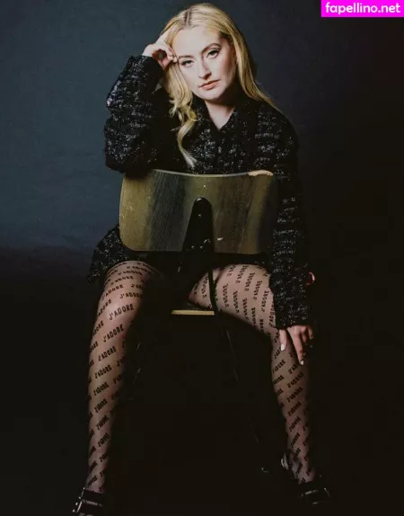 Amelia Dimoldenberg OnlyFans Thumbnail #mHJPEq1c4O